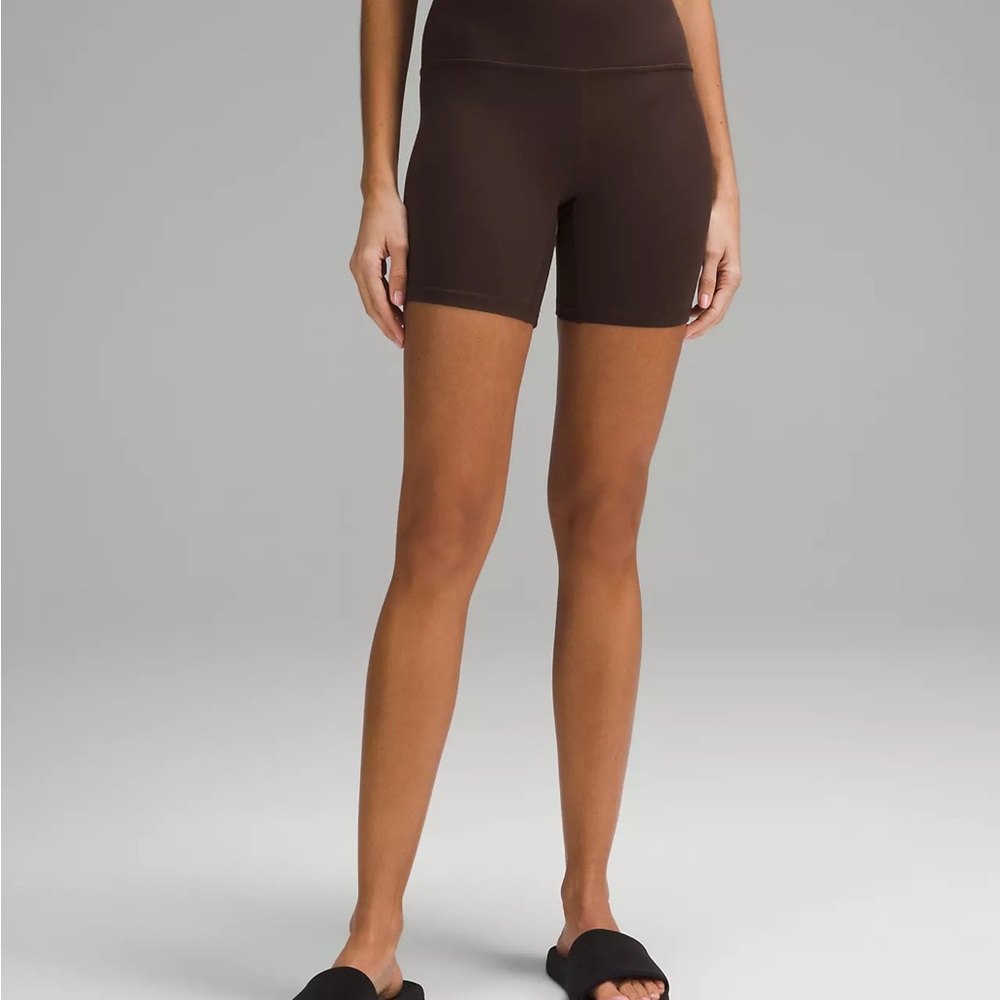 lululemon athletica Espresso High Rise Align 6” Short Size 4 Like New